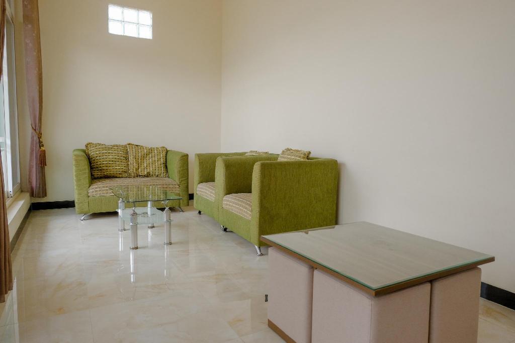 Маланг: OYO 1979 Alif Family Residence