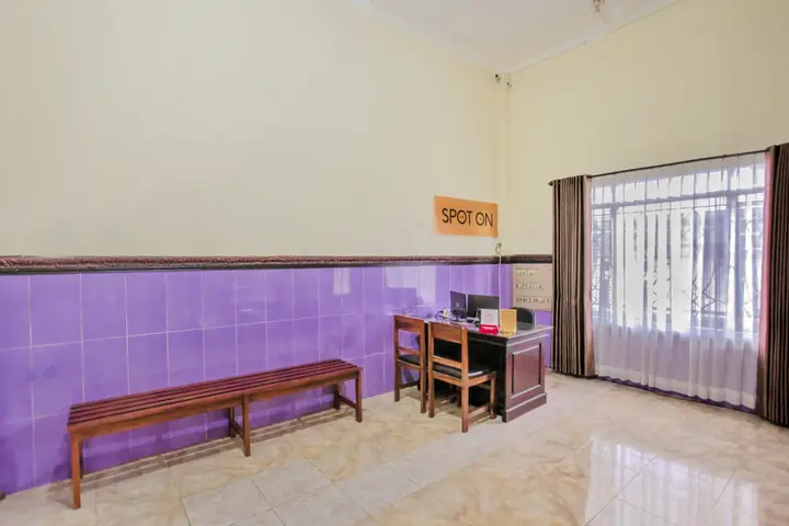 Бату: SPOT ON 1870 Graha Batu Mulia