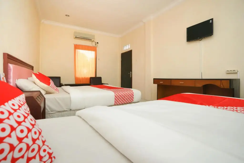 Проболинго: OYO 2003 Female Guest House