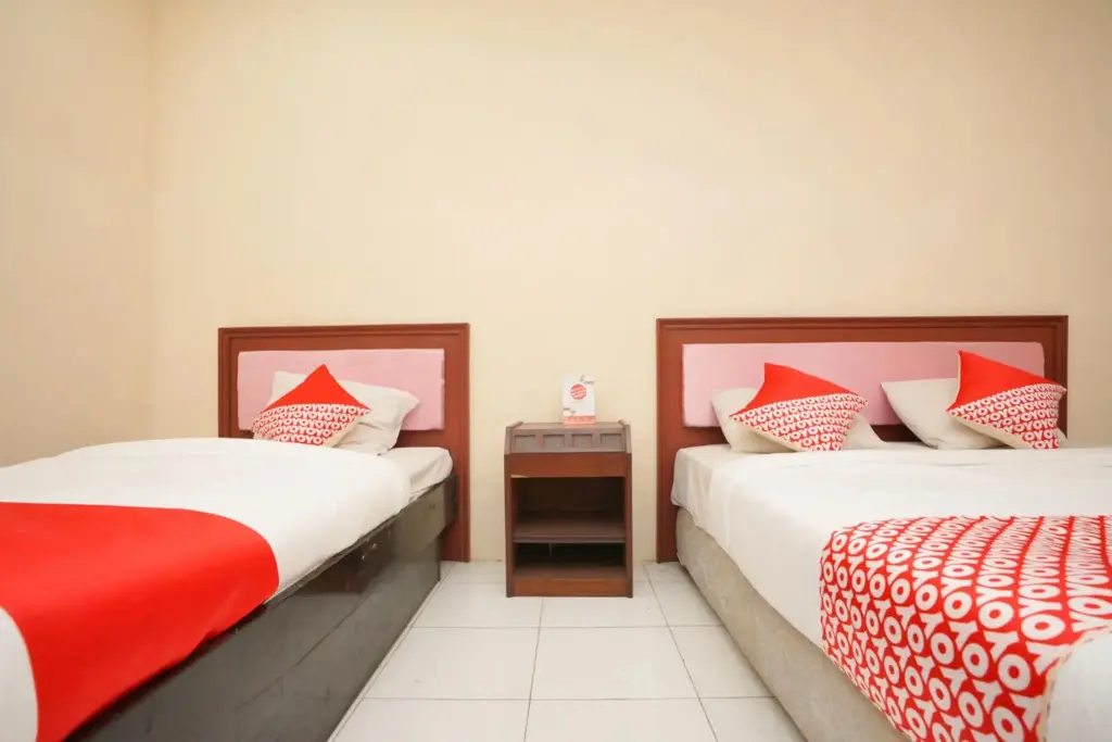 Проболинго: OYO 2003 Female Guest House
