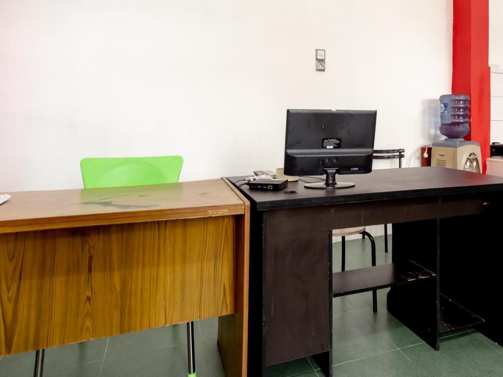 Медан: OYO 1874 Joh - Je Guest House