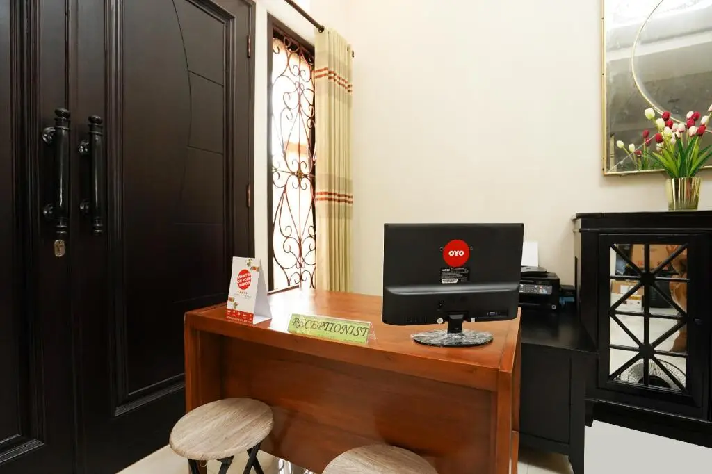 Сурабая: OYO Living 1743 Anie Residence
