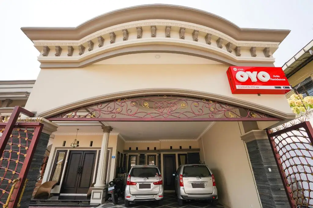 Сурабая: OYO Living 1743 Anie Residence