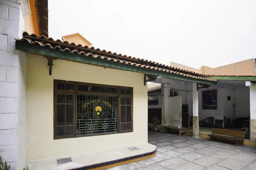 Проболинго: Hotel Tentrem Syariah Probolinggo RedPartner