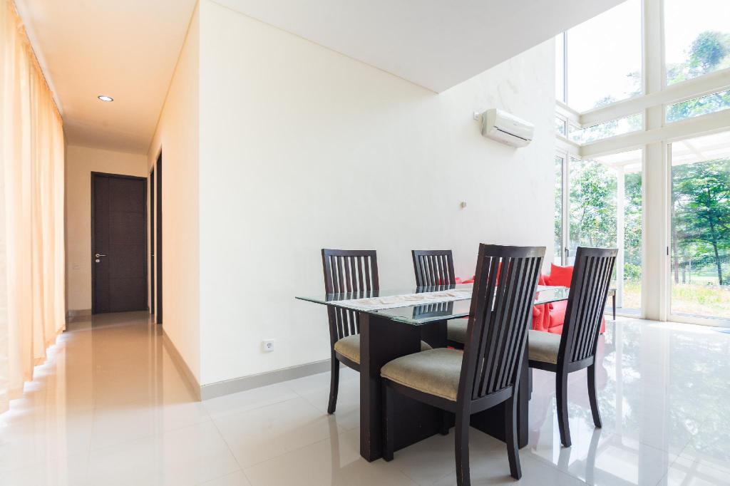 Приген: OYO 2001 Taman Dayu Villa Golf View