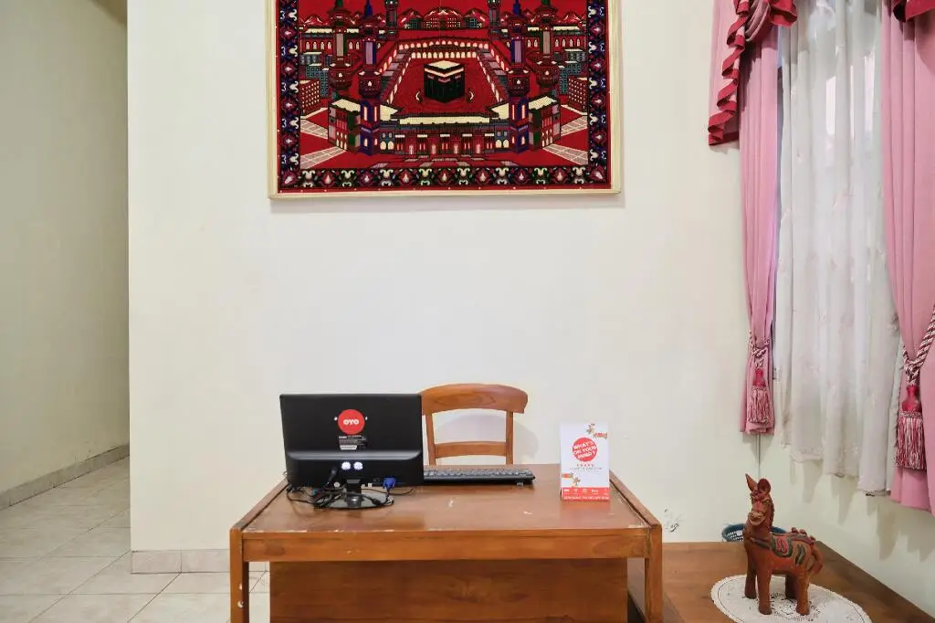 Депок: OYO 2061 Rizki Dhira Guest House Syariah