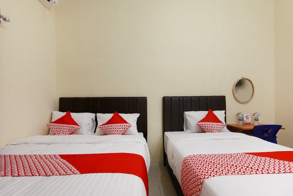 Медан: OYO Living 1332 Almonsari Residence