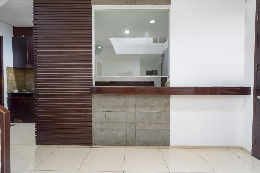 Джакарта: 1953 Residence Stasiun Tebet Syariah