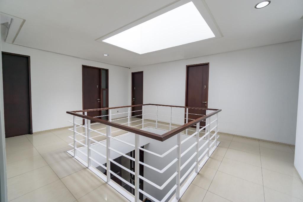 Джакарта: 1953 Residence Stasiun Tebet Syariah