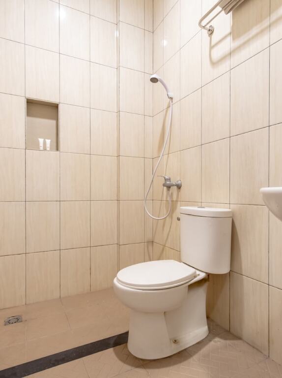 Медан: OYO 1766 Vandolia Guest House