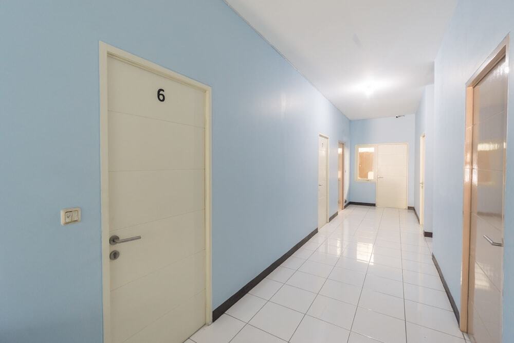 Куруг: Super OYO 2110 Rotterdam Guest House