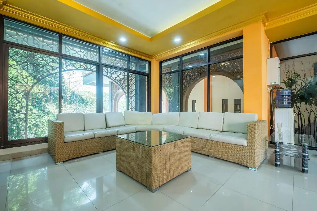 Чиребон: OYO 2100 At Taqwa Guest House Syariah