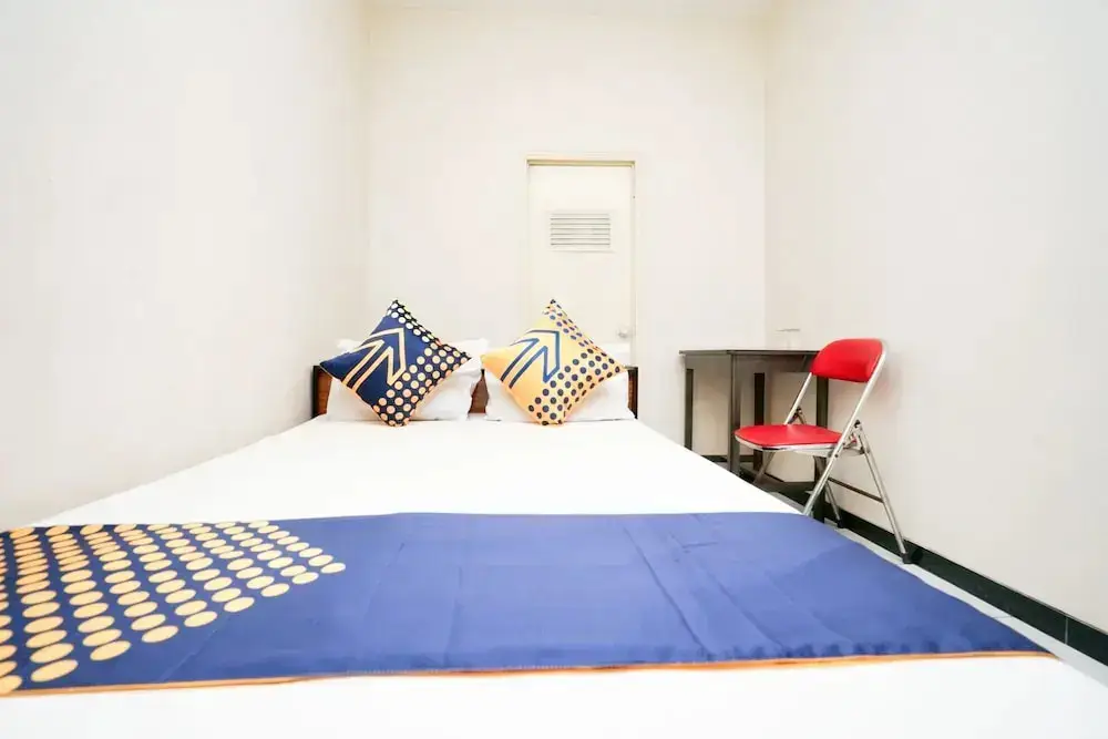 Проболинго: OYO Life 2090 Ratna Backpacker Syariah