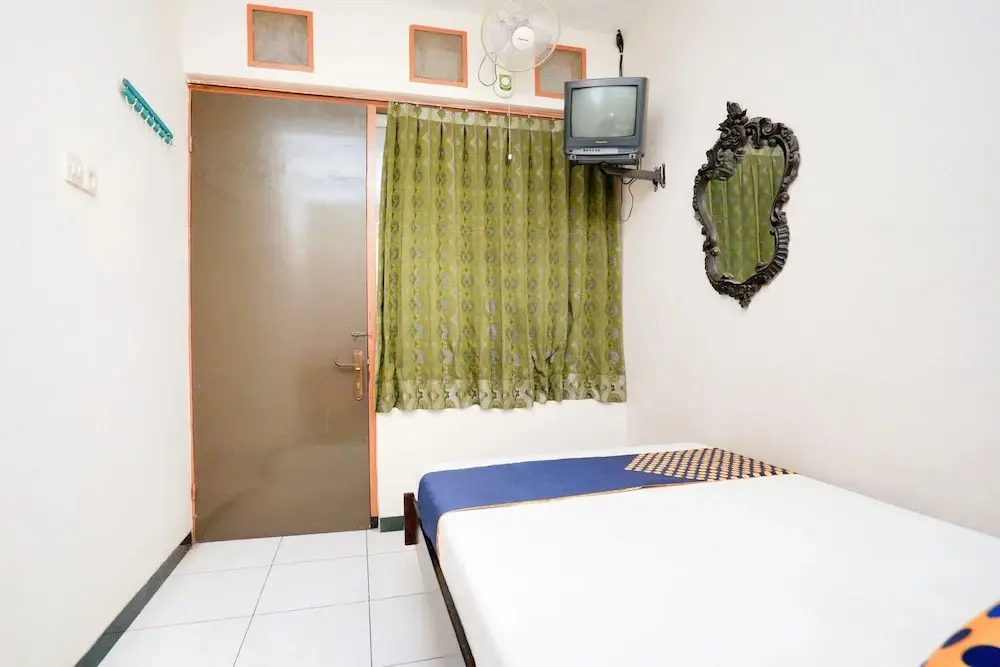 Проболинго: OYO Life 2090 Ratna Backpacker Syariah