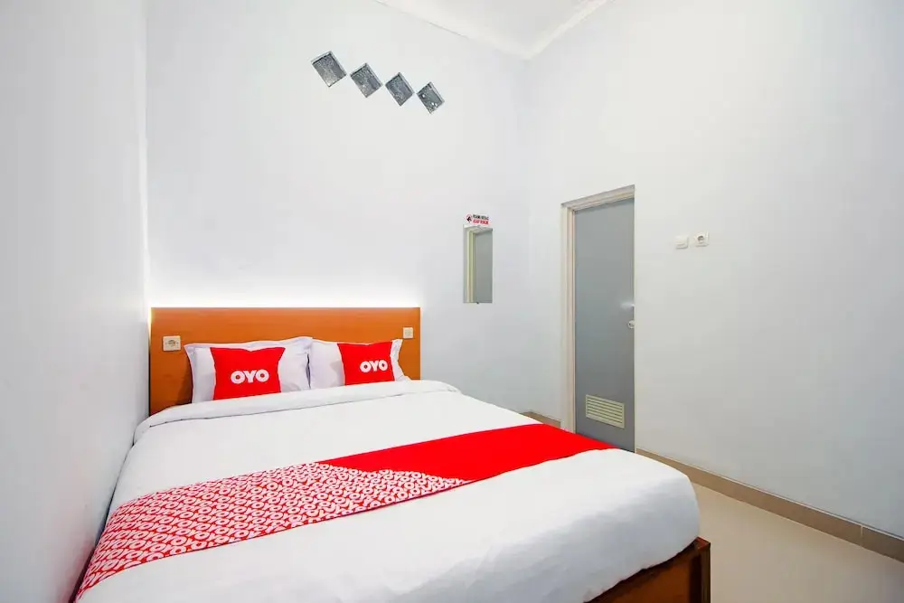 Ngaglik: OYO Living 2217 Permana Guesthouse Syariah