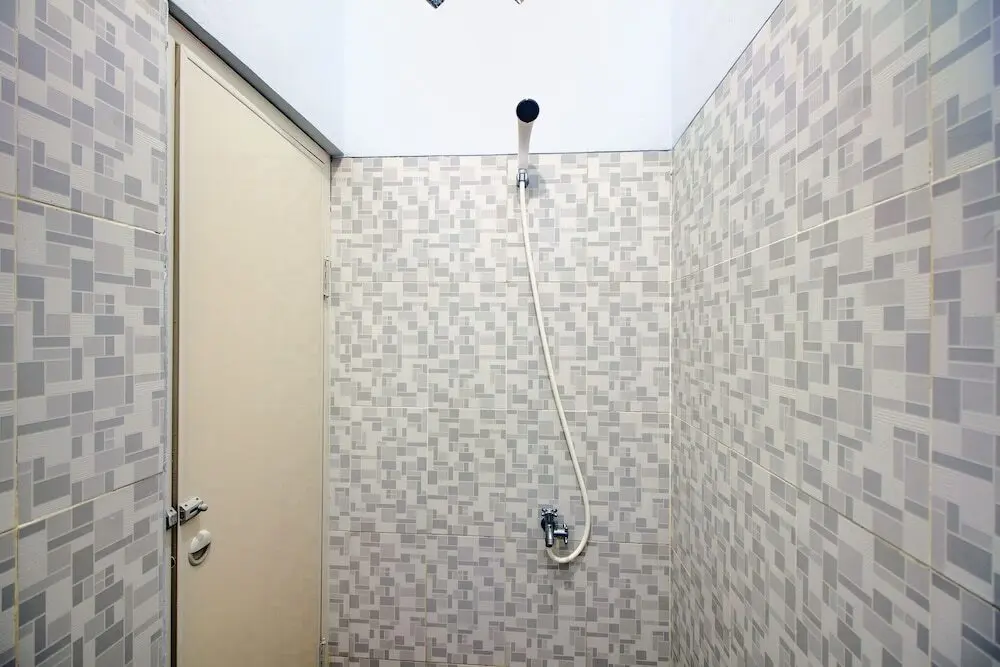 Ngaglik: OYO Living 2217 Permana Guesthouse Syariah