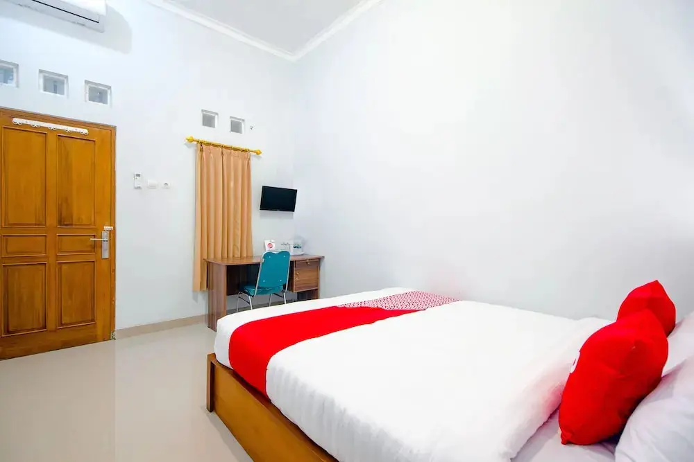 Ngaglik: OYO Living 2217 Permana Guesthouse Syariah