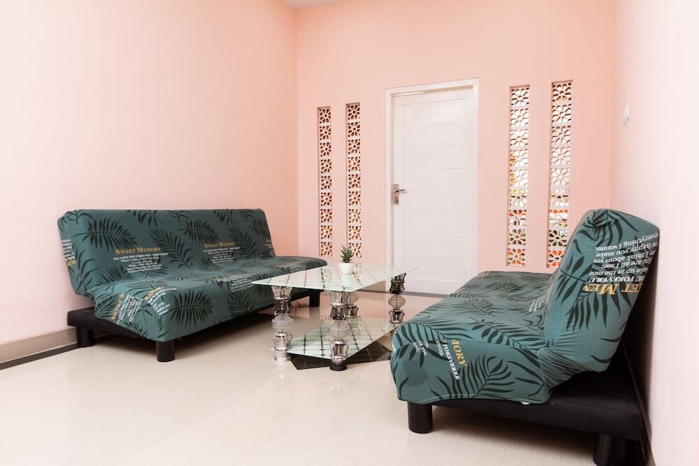 Севон: SUPER OYO 2008 Sellinas Family Residence Syariah
