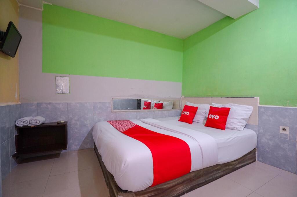 Палембанг: OYO 1495 Hotel Lendosis