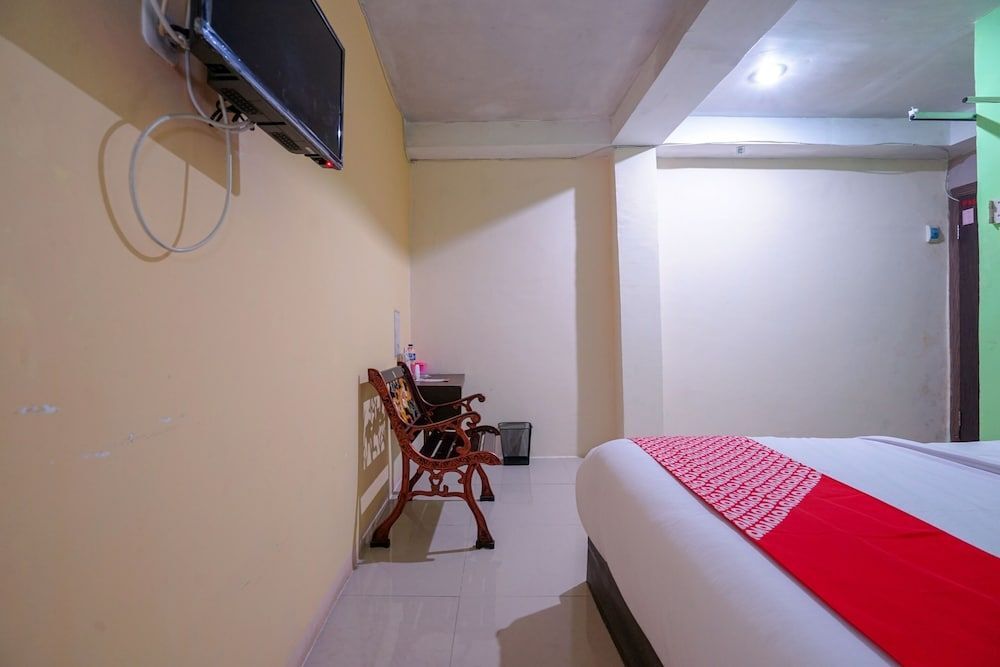 Палембанг: OYO 1495 Hotel Lendosis