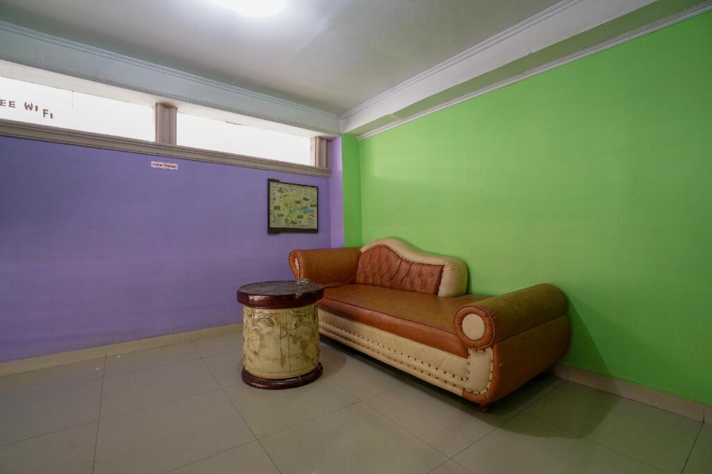 Палембанг: OYO 1495 Hotel Lendosis