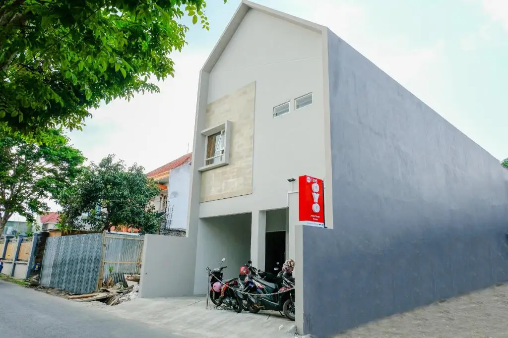 Маланг: OYO 1595 Javas Guest House