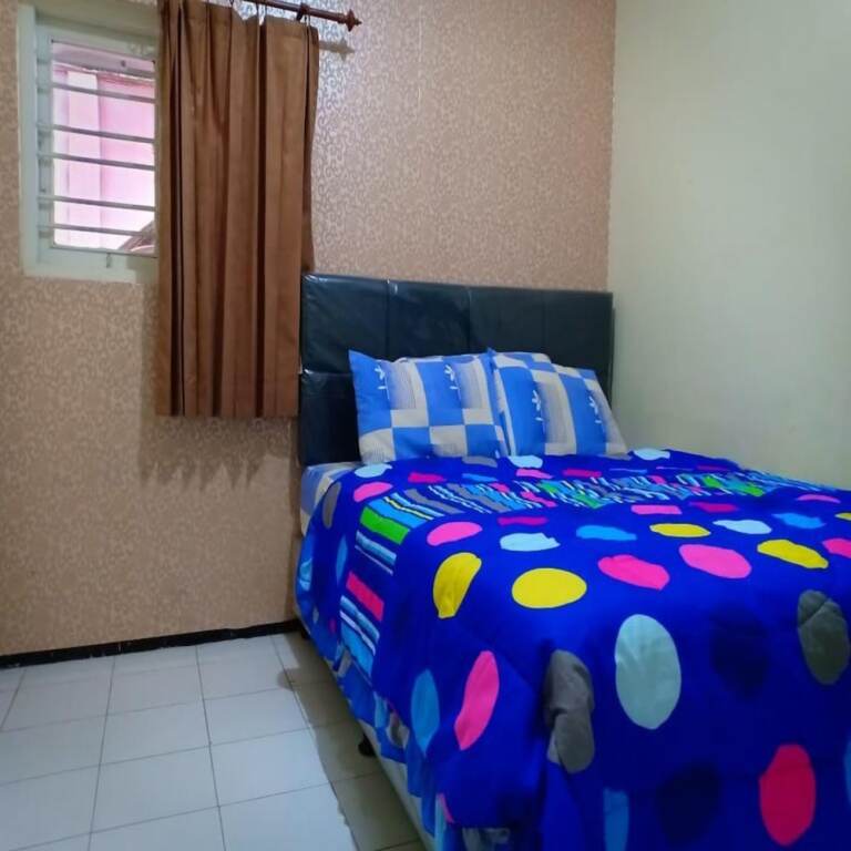 Бату: Nina King Homestay