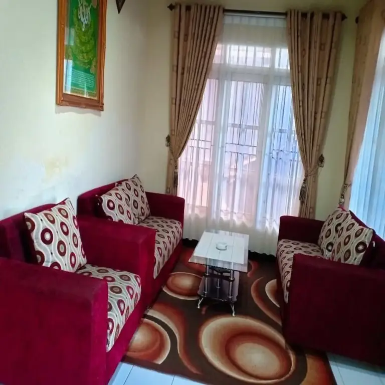 Бату: Nina King Homestay