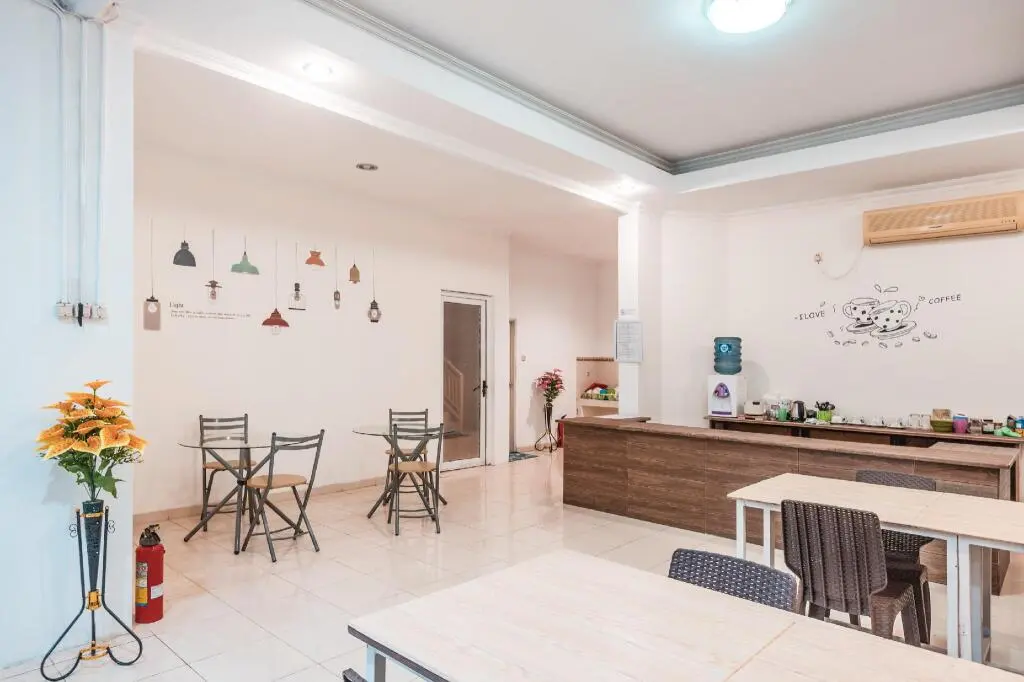 Депок: Super OYO 2034 Eden Guest House