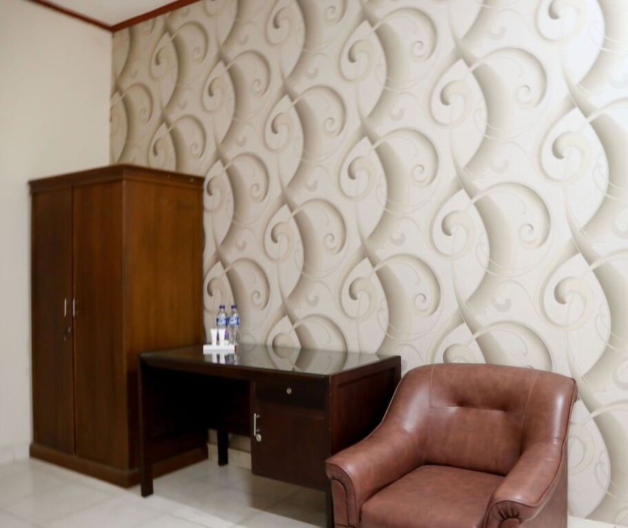 Паданг: Oyo 1686 Lenggogeni House