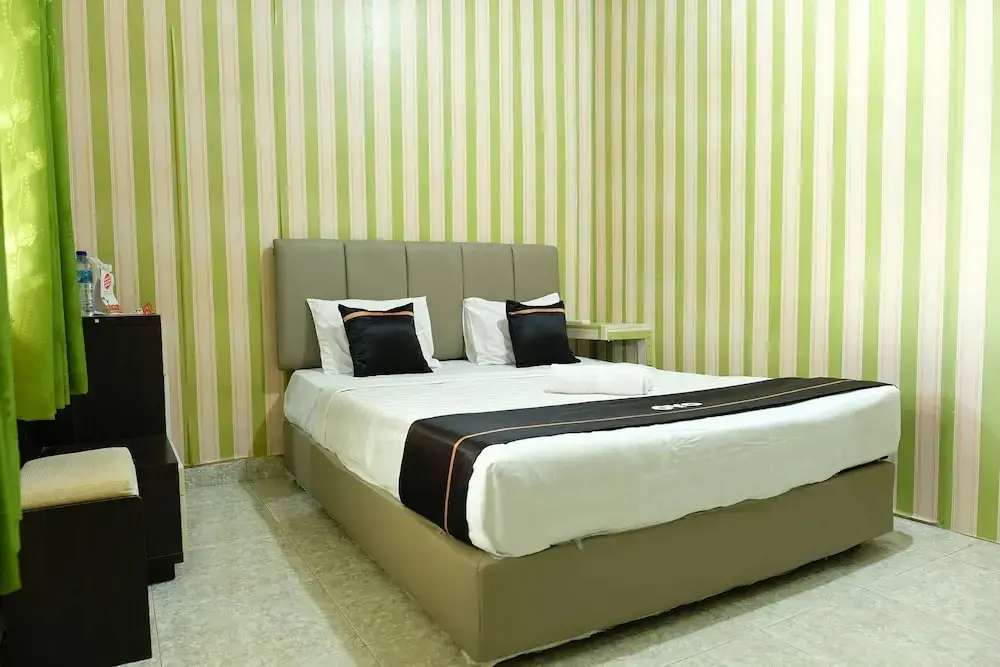 Белитунг: OYO 2186 Esbe Hotel Syariah