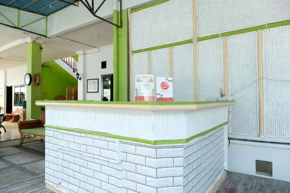 Белитунг: OYO 2186 Esbe Hotel Syariah