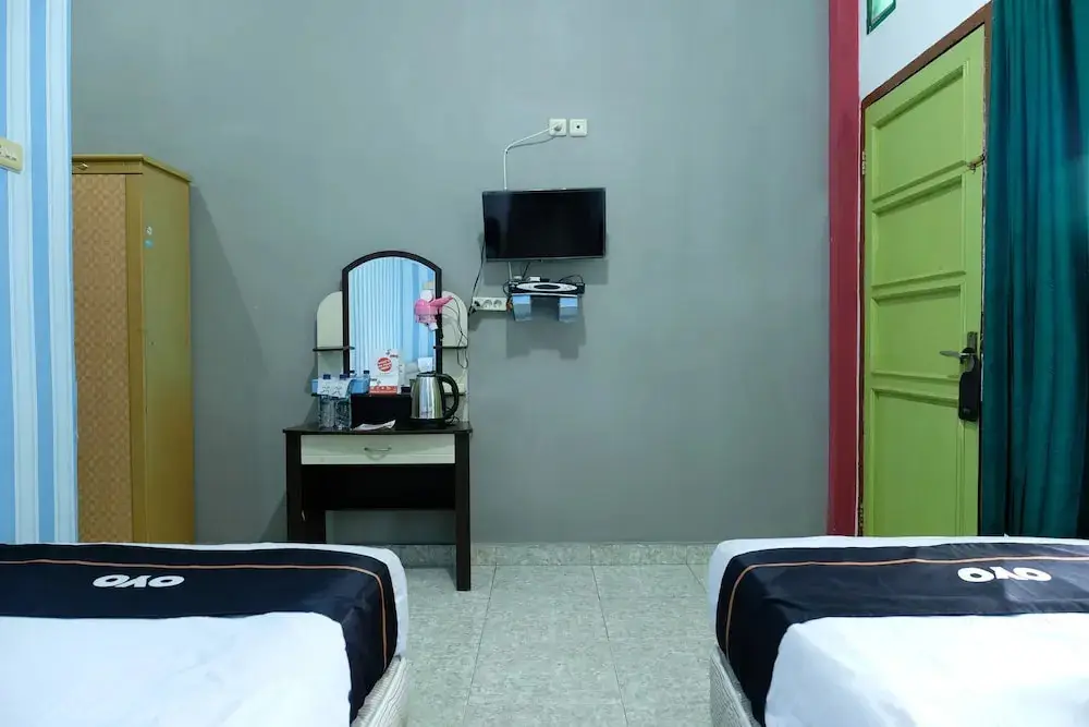 Белитунг: OYO 2186 Esbe Hotel Syariah