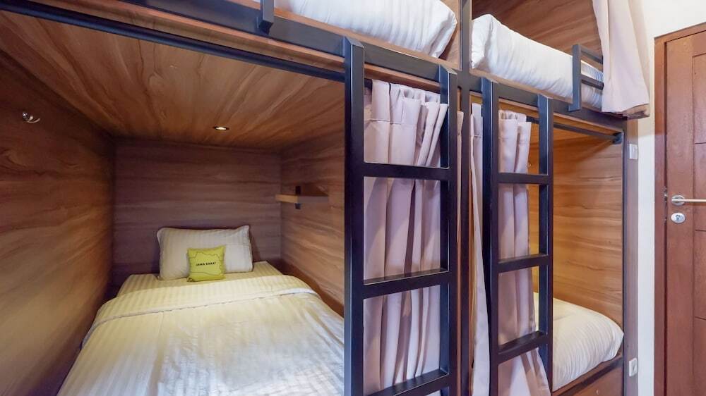 Кута: Fello Bnb Hostel Kuta - Adults Only