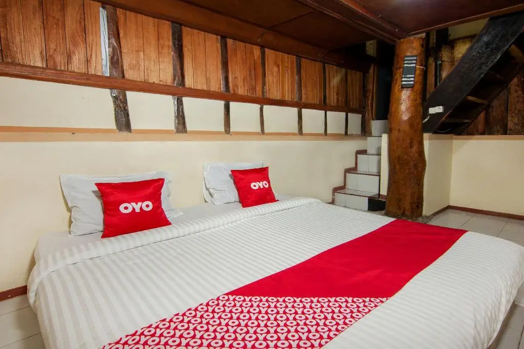Озеро Тоба: OYO 2208 Thyesza Hotel