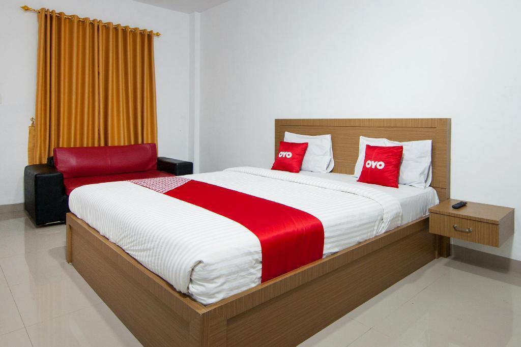 Озеро Тоба: OYO 2208 Thyesza Hotel