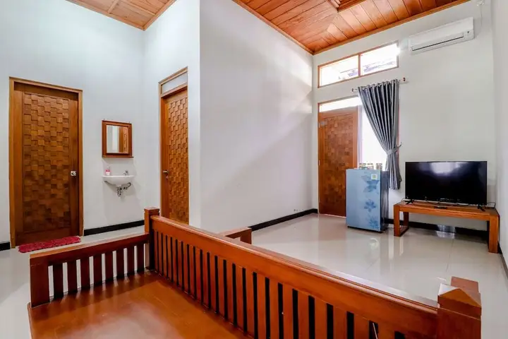 Батуретно: Jenak Homestay