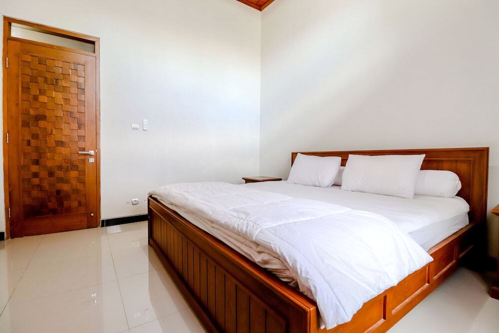 Батуретно: Jenak Homestay