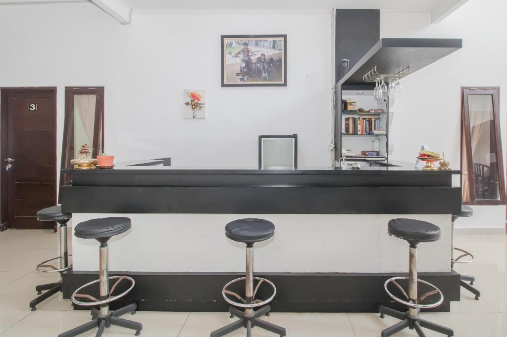 Галле: OYO 2836 Sekar Sari Residence
