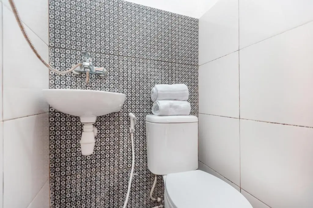 Джакарта: Super OYO 2223 J&b Room Utan Kayu