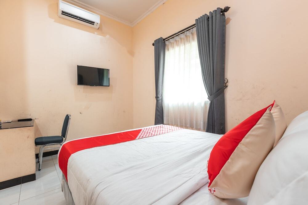 Чилегон: OYO 2306 Trans Hotel
