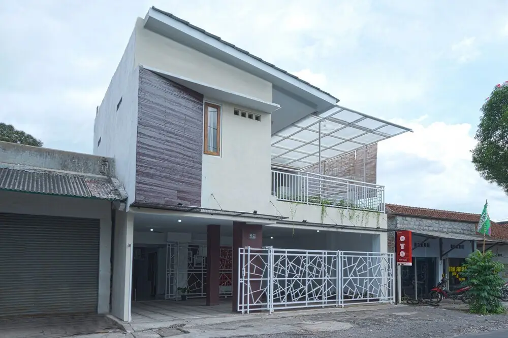 Батуретно: Oyo 2444 Sera House