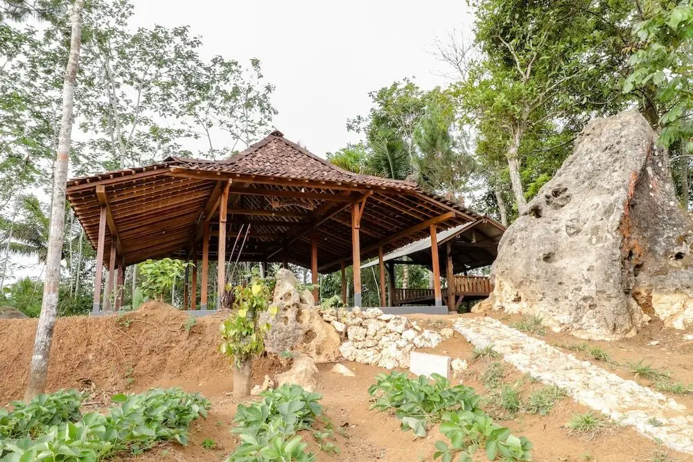 Харговилис: Omah Watu Blencong