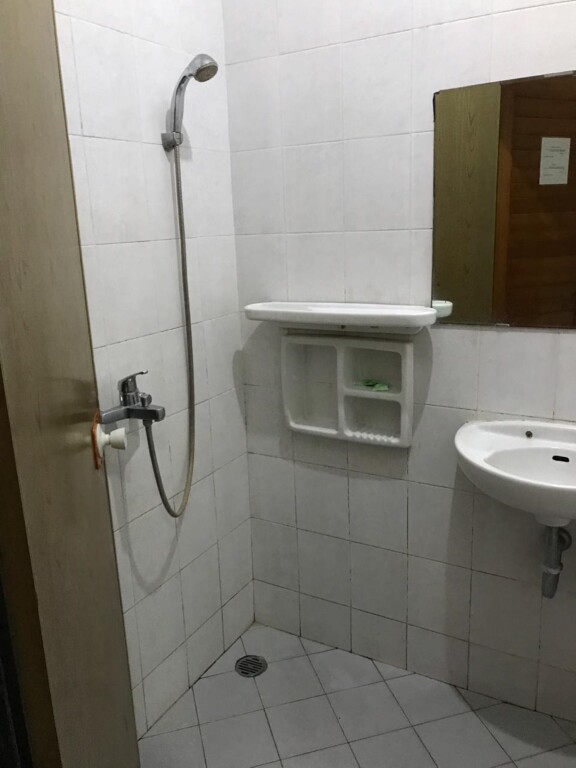 Сурабая: Dinnar Homestay Syariah