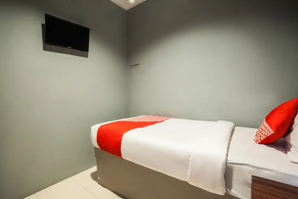 Медан: OYO 990 Stadion Residence Syariah