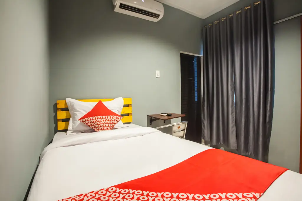 Медан: OYO 990 Stadion Residence Syariah