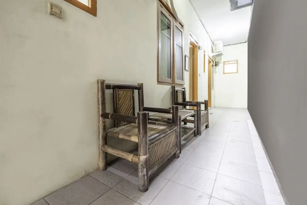 Паромпонг: OYO 2381 Nabila Residence Syariah