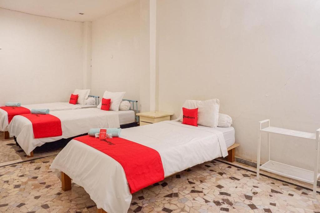 Матарам: OYO 2544 Just-in Hotel