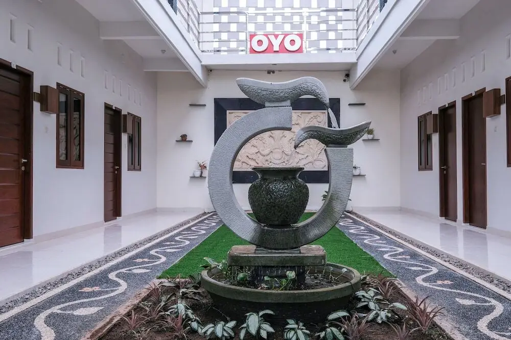 Матарам: OYO 2587 Enfaza Guesthouse Syariah