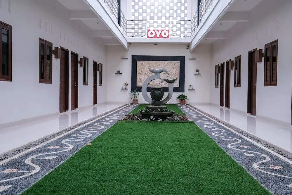 Матарам: OYO 2587 Enfaza Guesthouse Syariah